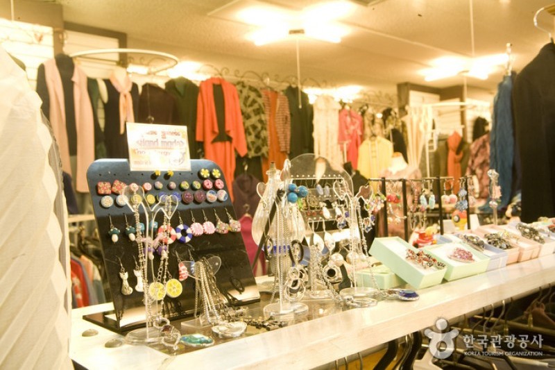 Itaewon Fashion Ilbeonga  (8/16)