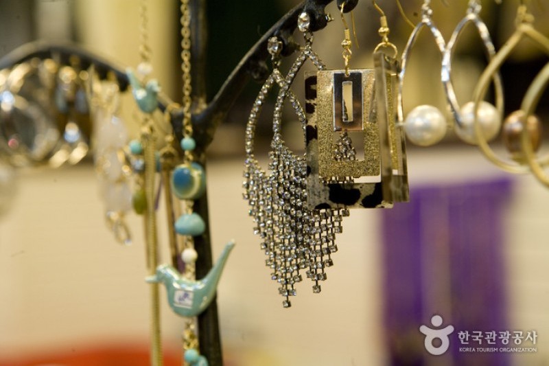 Itaewon Fashion Ilbeonga  (12/16)