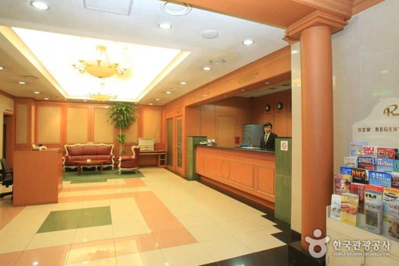 New Regent Hotel  (3/8)