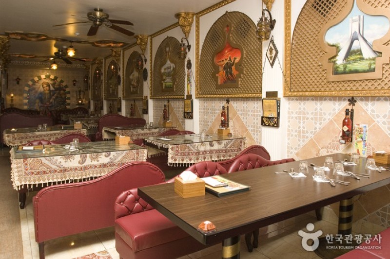 Persian Palace  (3/4)