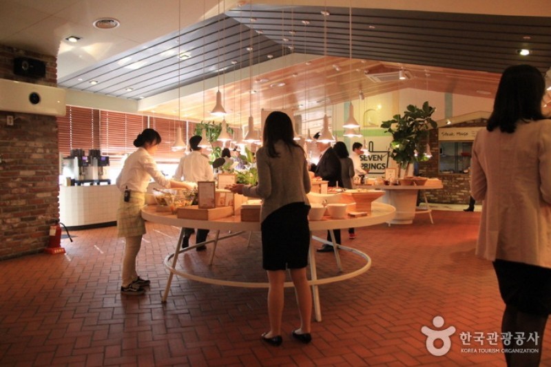 Seven Springs - Yeouido Branch  (1/4)
