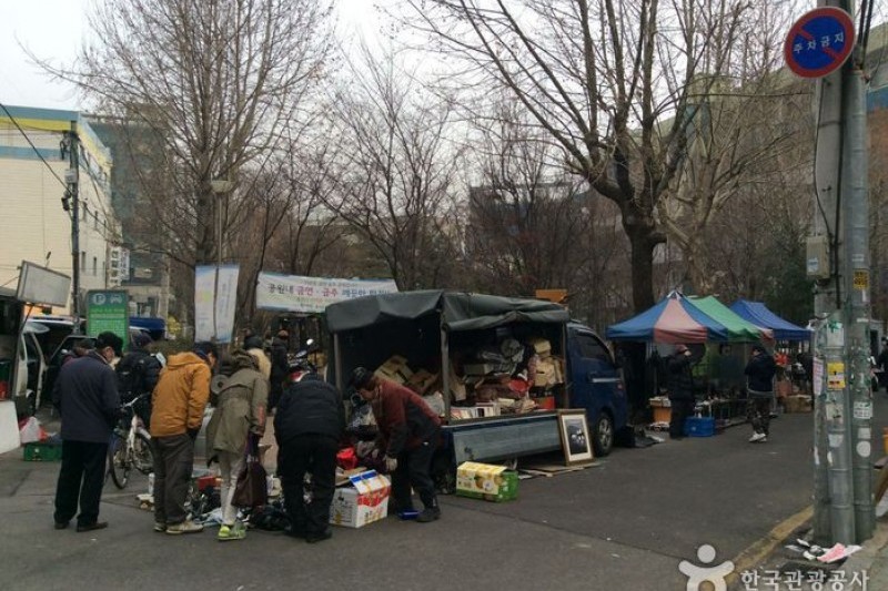 Seoul Folk Flea Market  (6/8)