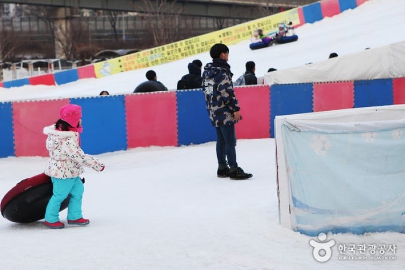 Ttukseom Hangang Park Sledding Hill  (25/25)