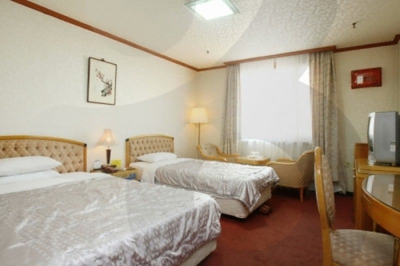 Kyungnam Tourist Hotel  (6/17)