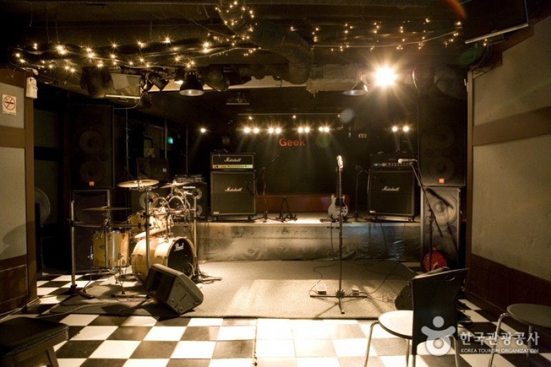 Geek Live House  (1/2)