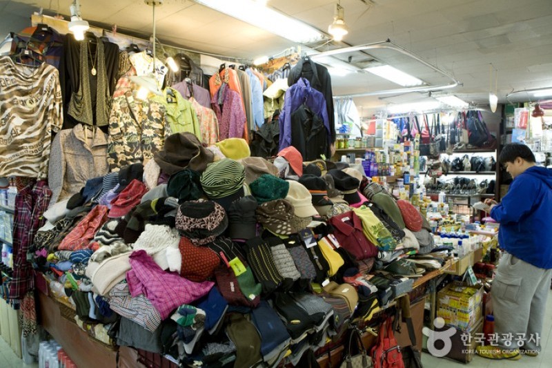 Sungnyemun Imported Goods Shopping Center  (3/5)