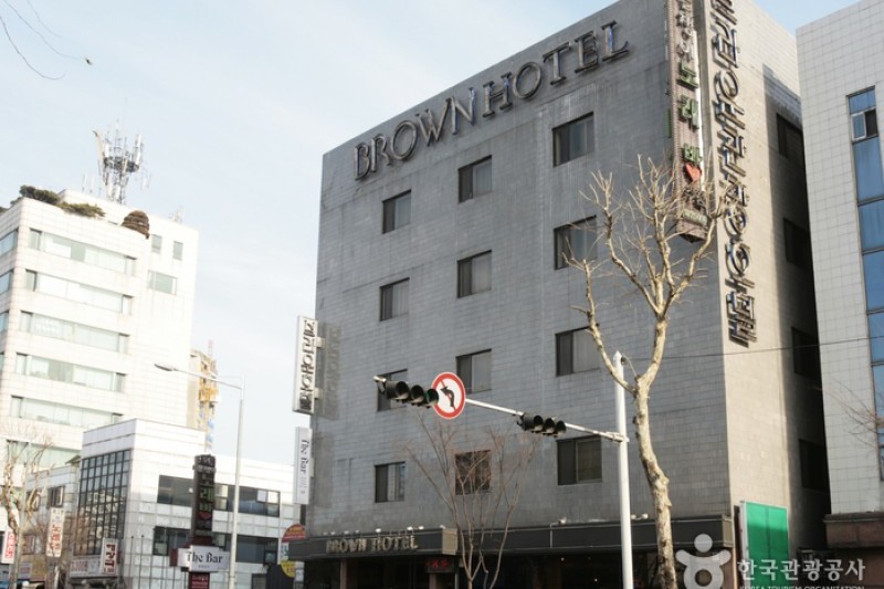 Brown Hotel  (1/13)