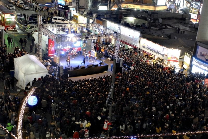 Sinchon  Christmas Market (신촌 크리스마스마켓) (1/17)
