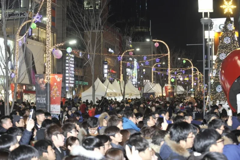 Sinchon  Christmas Market (신촌 크리스마스마켓) (3/17)