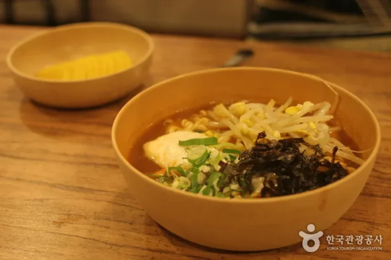 Teumsae Ramyeon  (3/11)