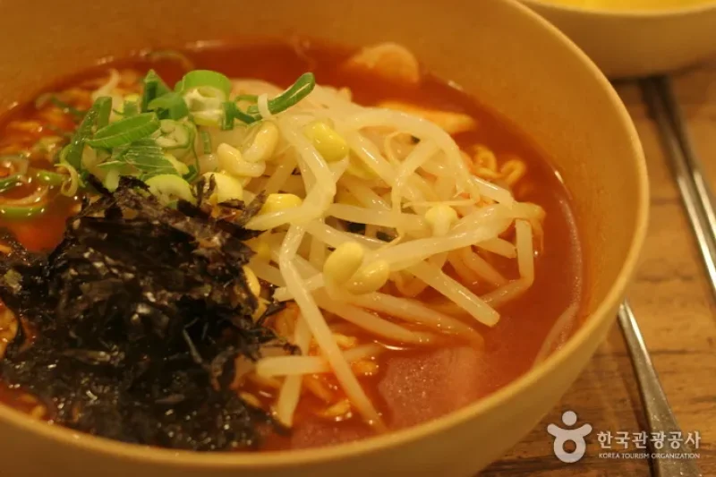 Teumsae Ramyeon  (10/11)