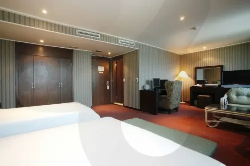 Hotel Airport  (10/15)