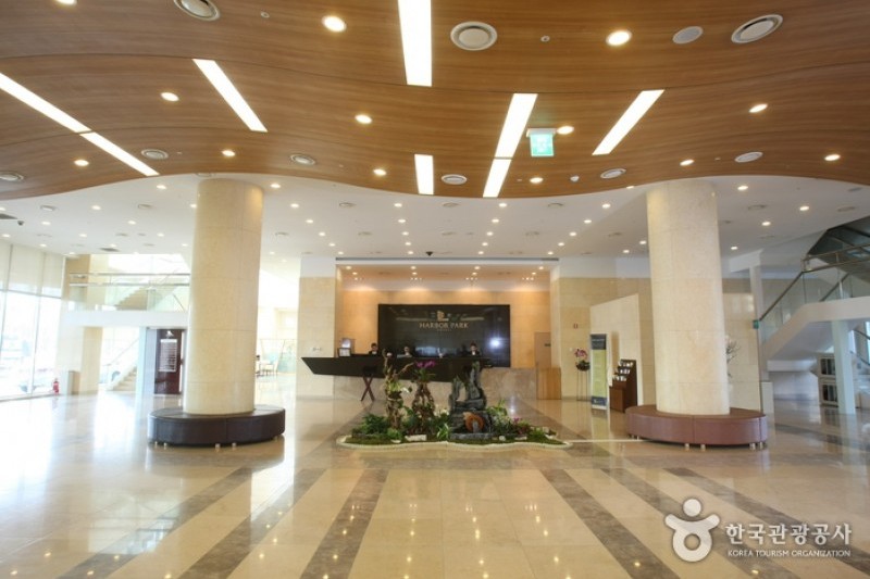 Harbor Park Hotel 