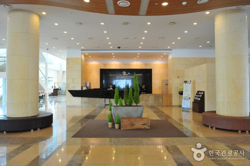 Harbor Park Hotel 