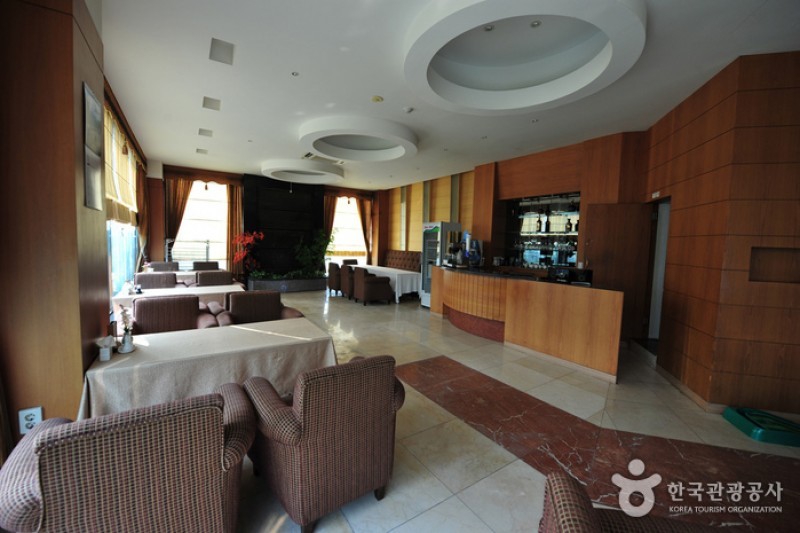 Winners Tourist Hotel  (6/10)