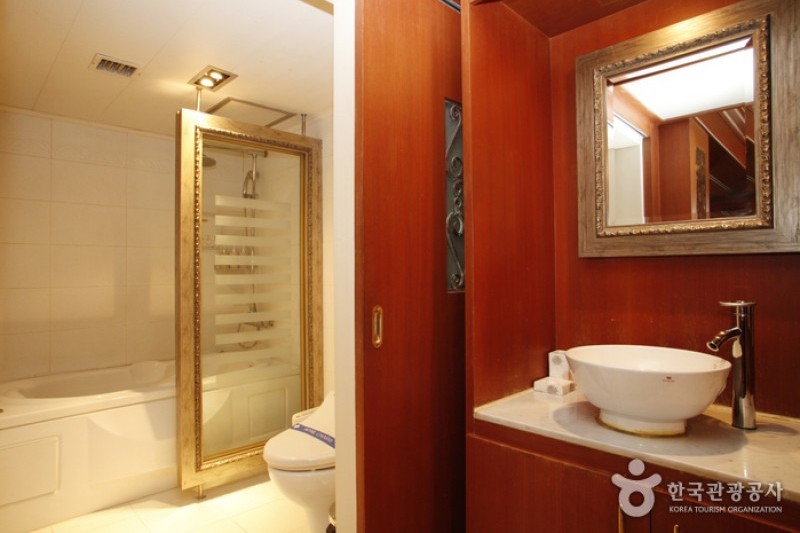 Hotel Charis  (12/16)