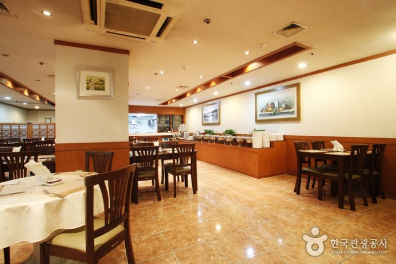 Hotel June Incheon Airport  (3/7)