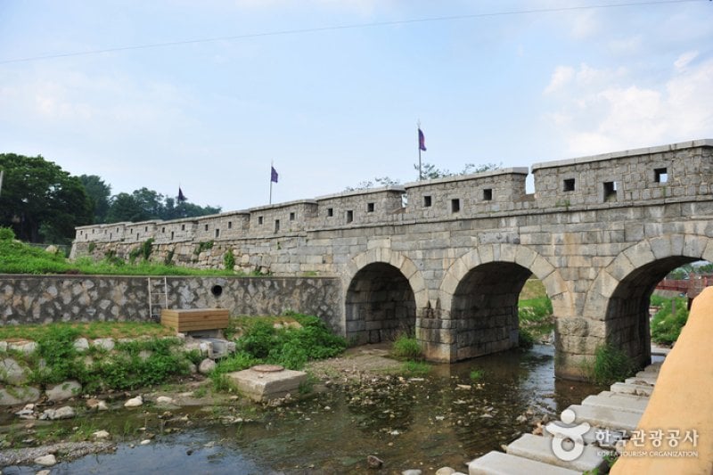 Ganghwa Seoksumun Gate  (5/16)