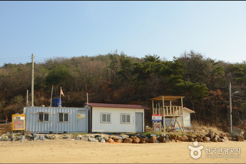 Minmeoru Beach  (2/4)
