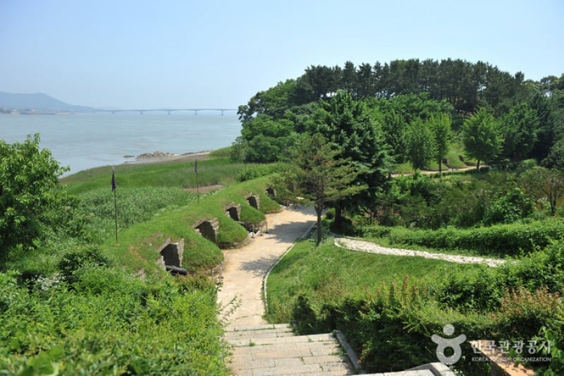 Deokjinjin Fortress  (3/18)