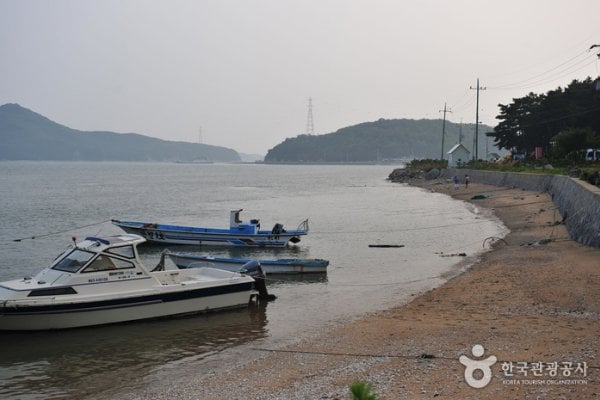 Geojampo Beach