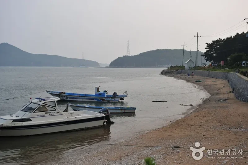 Geojampo Beach  (1/7)