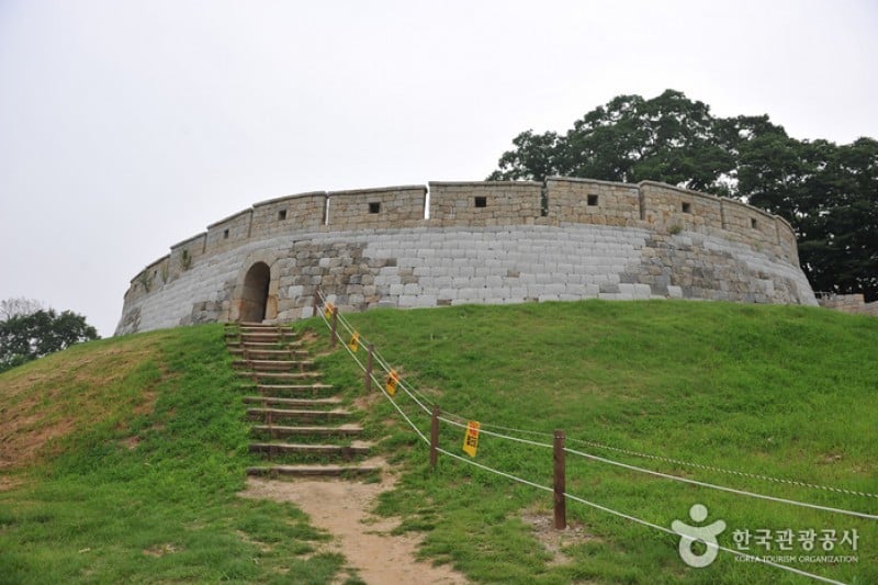 Yeonmijeong Pavilion  (1/11)