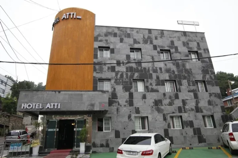Atti - Goodstay  (1/15)