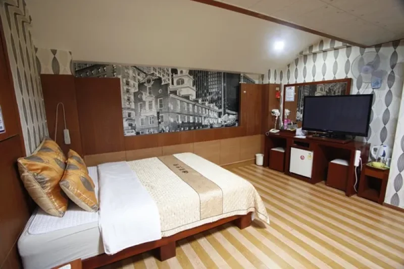 Apple Motel - Goodstay  (5/11)