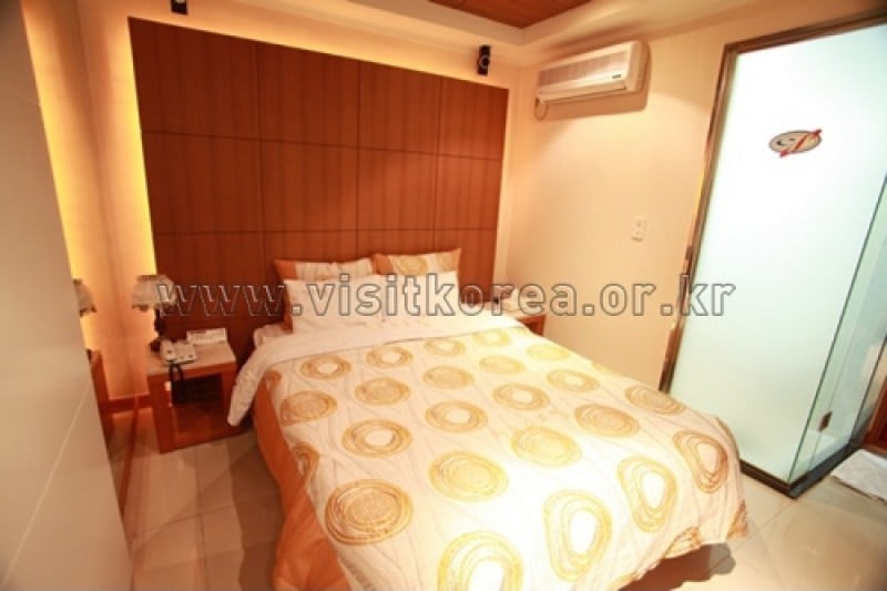 Eos Hotel - Goodstay  (3/19)