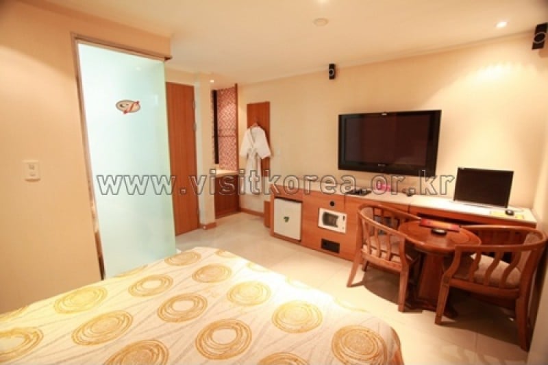 Eos Hotel - Goodstay  (4/19)