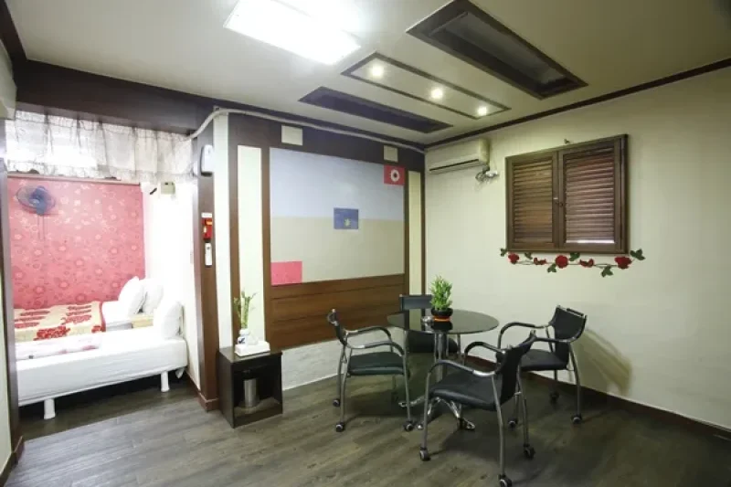 E Hotel - Goodstay  (2/15)