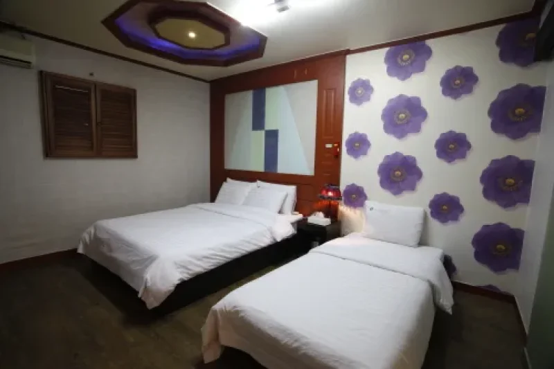 E Hotel - Goodstay  (11/15)