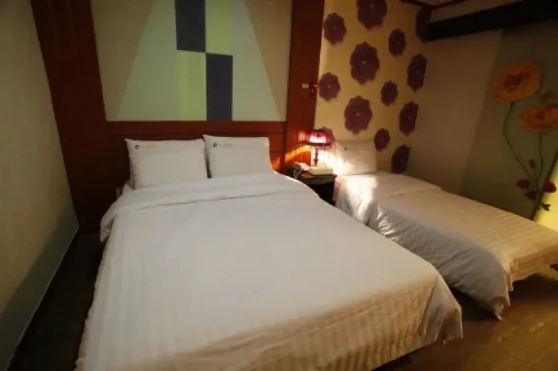 E Hotel - Goodstay  (13/15)