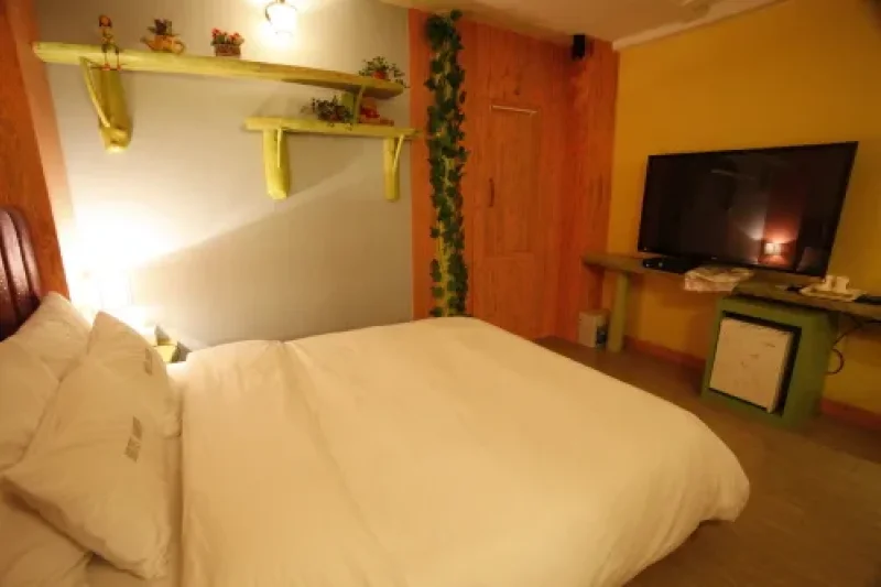 Amber Hotel - Goodstay  (4/19)