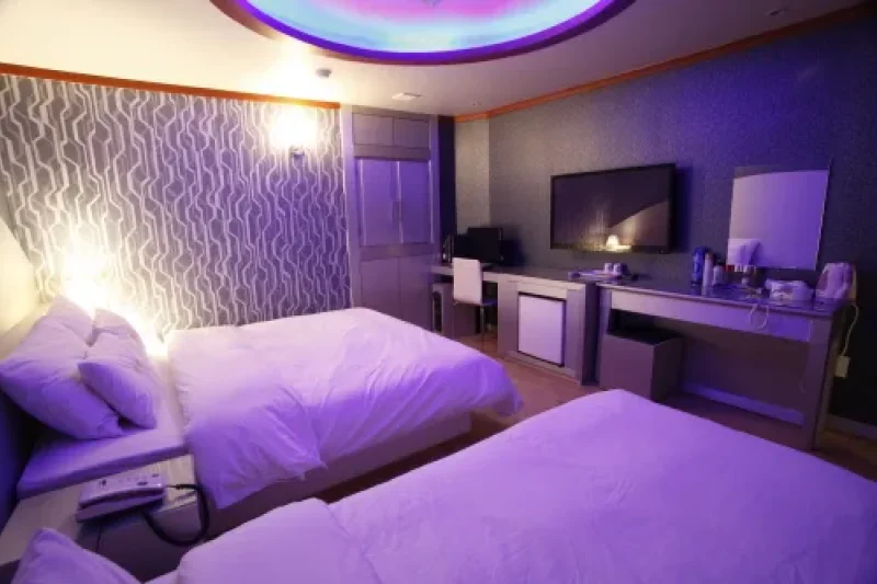 Amber Hotel - Goodstay  (13/19)