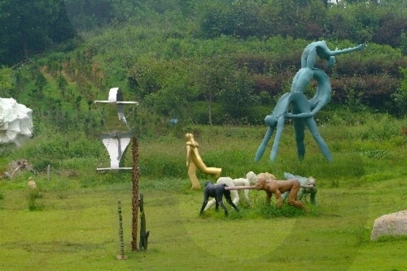 Baemikkumi Sculpture Park  (1/5)