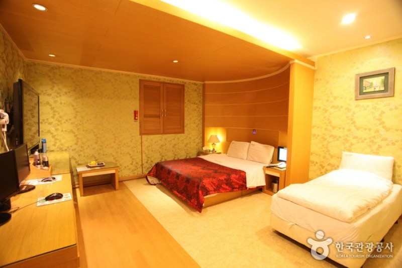 Rozi hotel - Goodstay  (9/11)