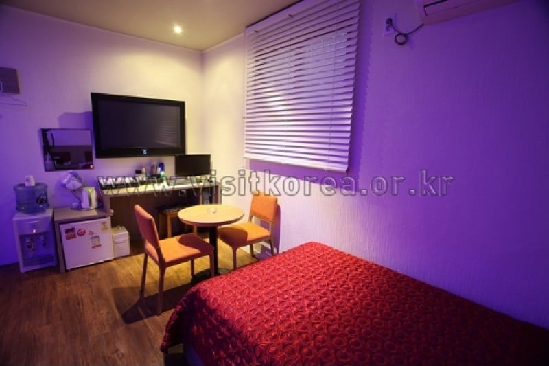Centro Hotel - Goodstay  (8/16)