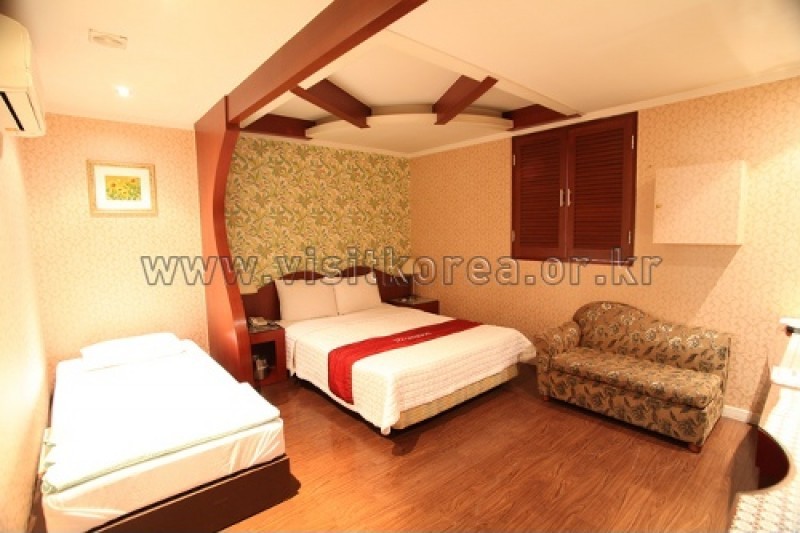 Provence Hotel - Goodstay  (7/12)