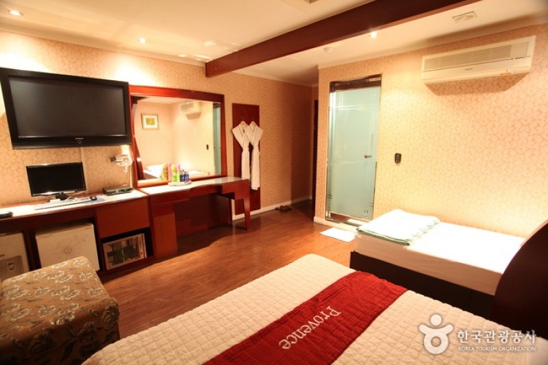 Provence Hotel - Goodstay  (9/12)