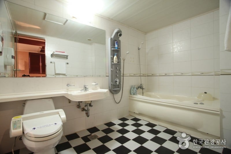 Provence Hotel - Goodstay  (10/12)