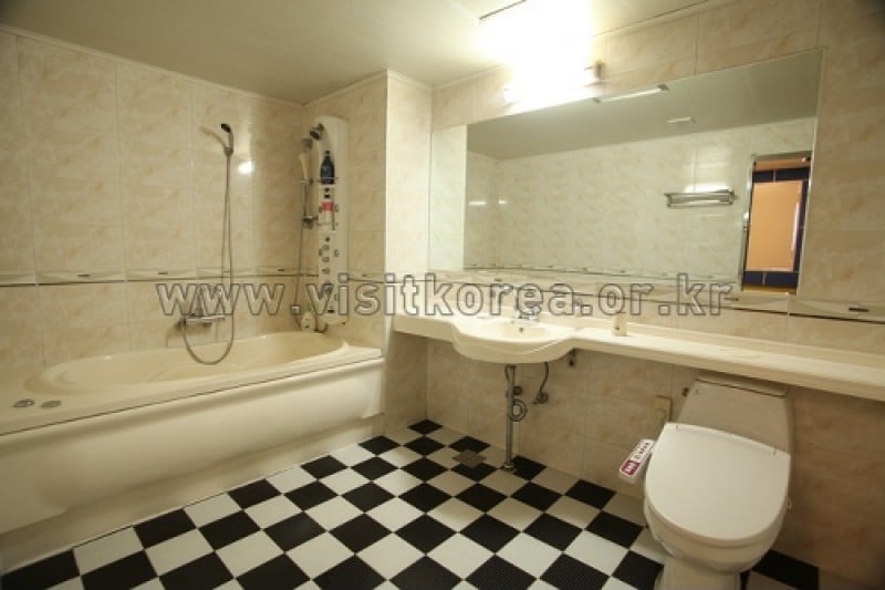 Allin Hotel - Goodstay  (4/11)