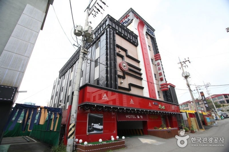 Allin Hotel - Goodstay  (5/11)