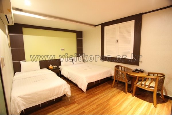 Allin Hotel