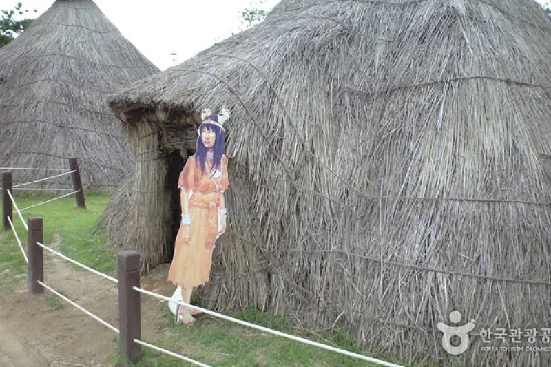 Ganghwa Dolmen Site [UNESCO World Heritage (2/6)
