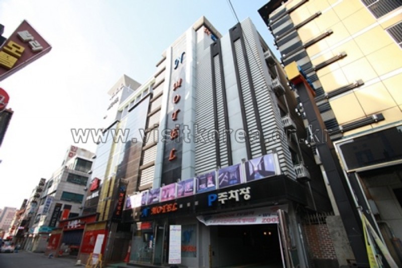 N Motel - Goodstay  (2/8)
