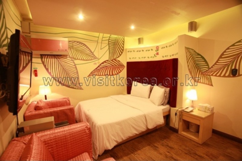 N Motel - Goodstay  (4/8)