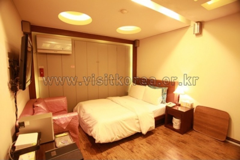 N Motel - Goodstay  (5/8)