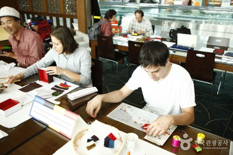 Incheon Airport Korea Traditional Culture Center (1/7)